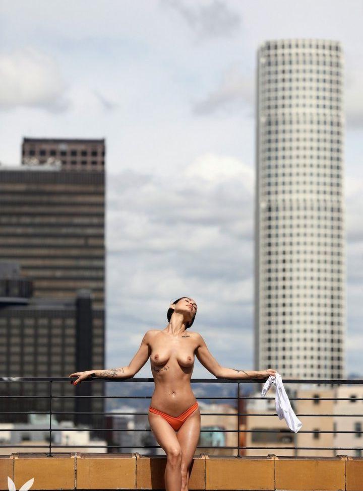 25P Teela LaRoux nude