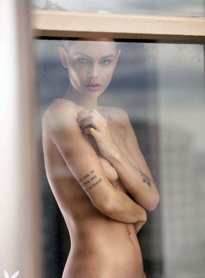25P Teela LaRoux nude