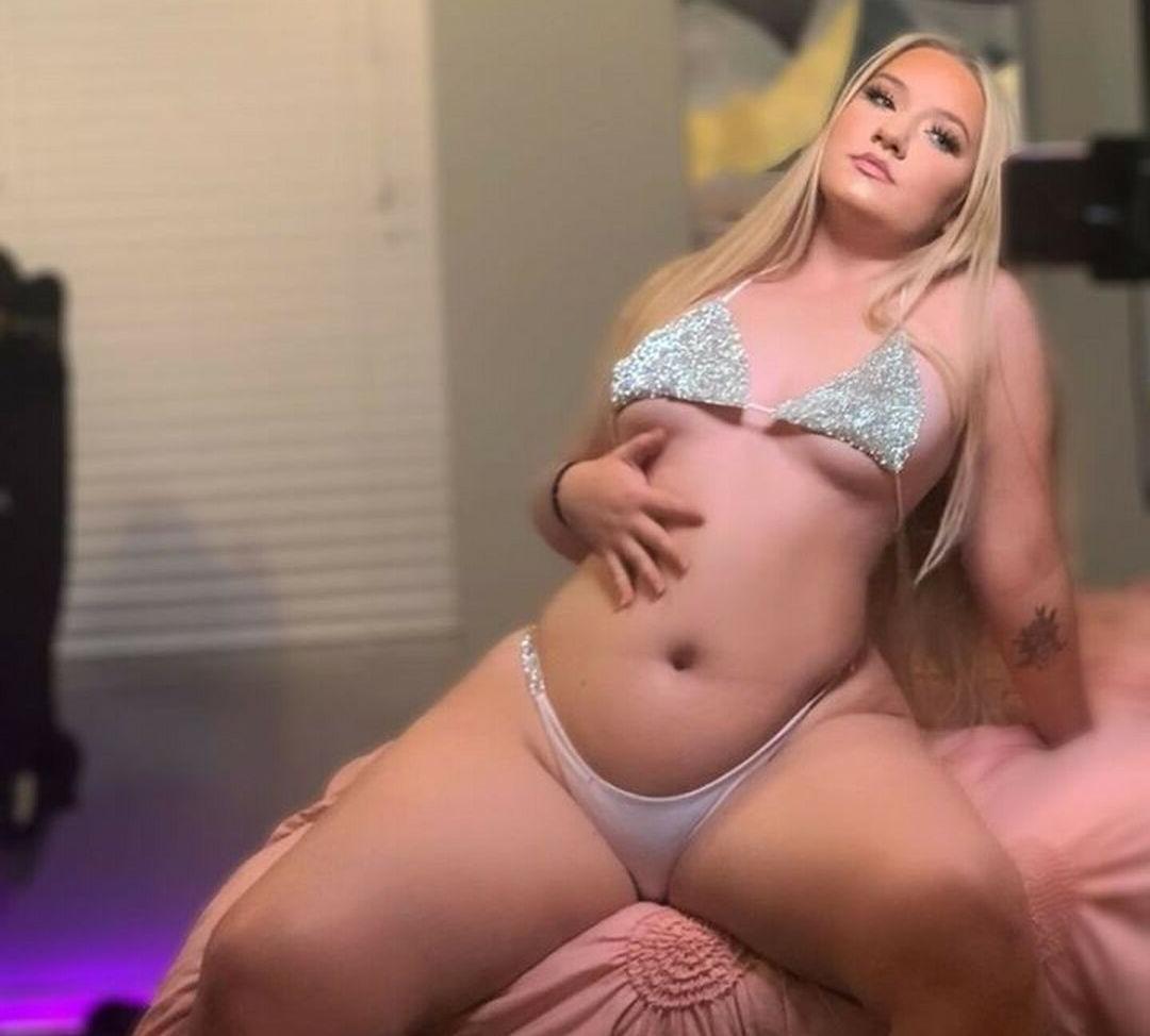 25P Lovely nude