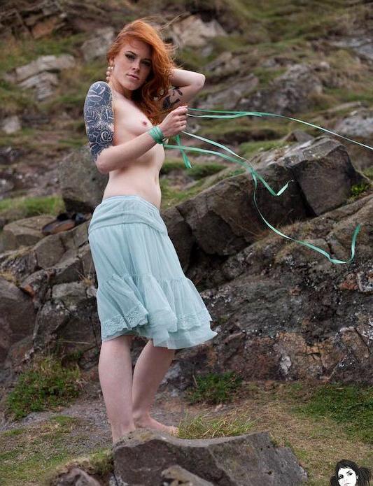 25P Annalee nude
