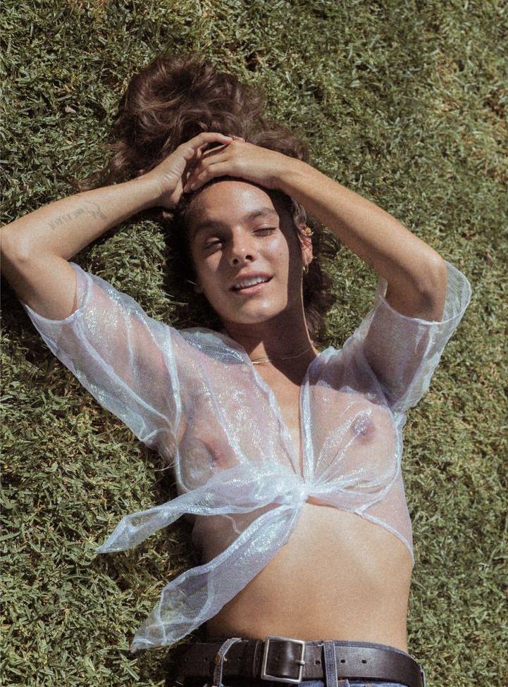 25P Caitlin Stasey nude