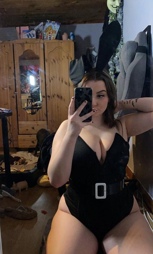 25P Al3xxandra nude