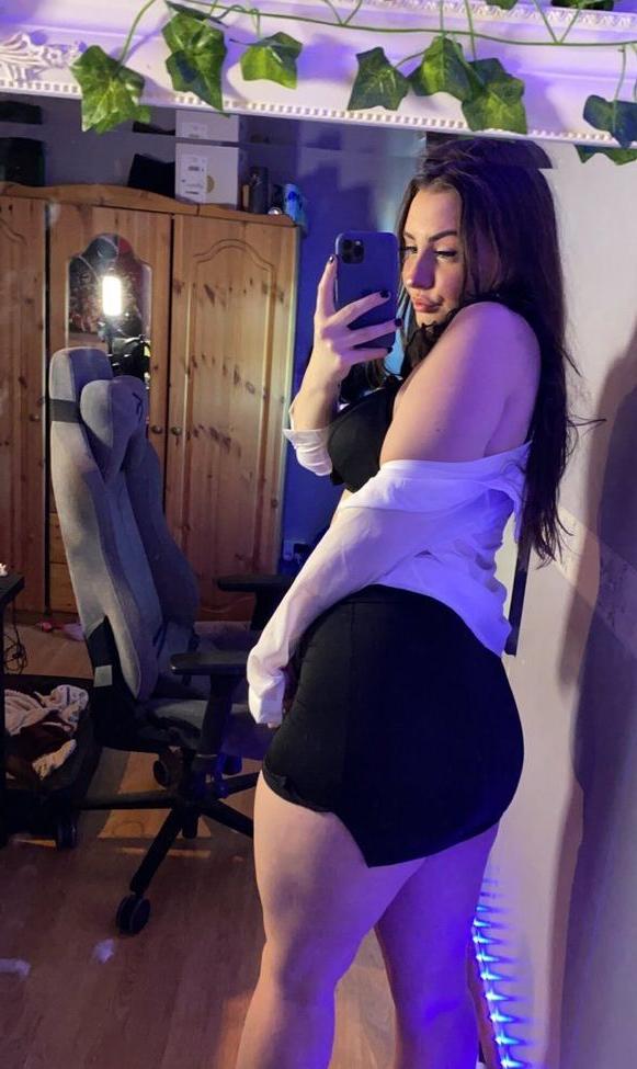 25P Al3xxandra nude