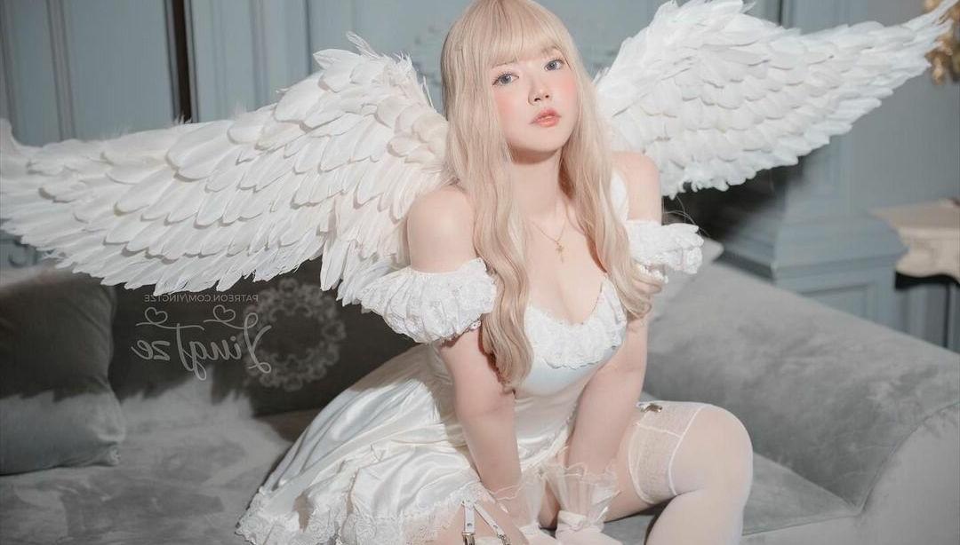 25P Ying Tze nude