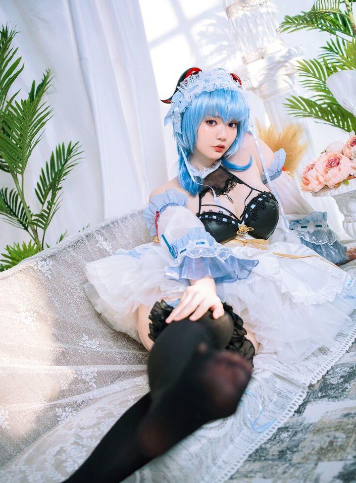 25P Ying Tze nude