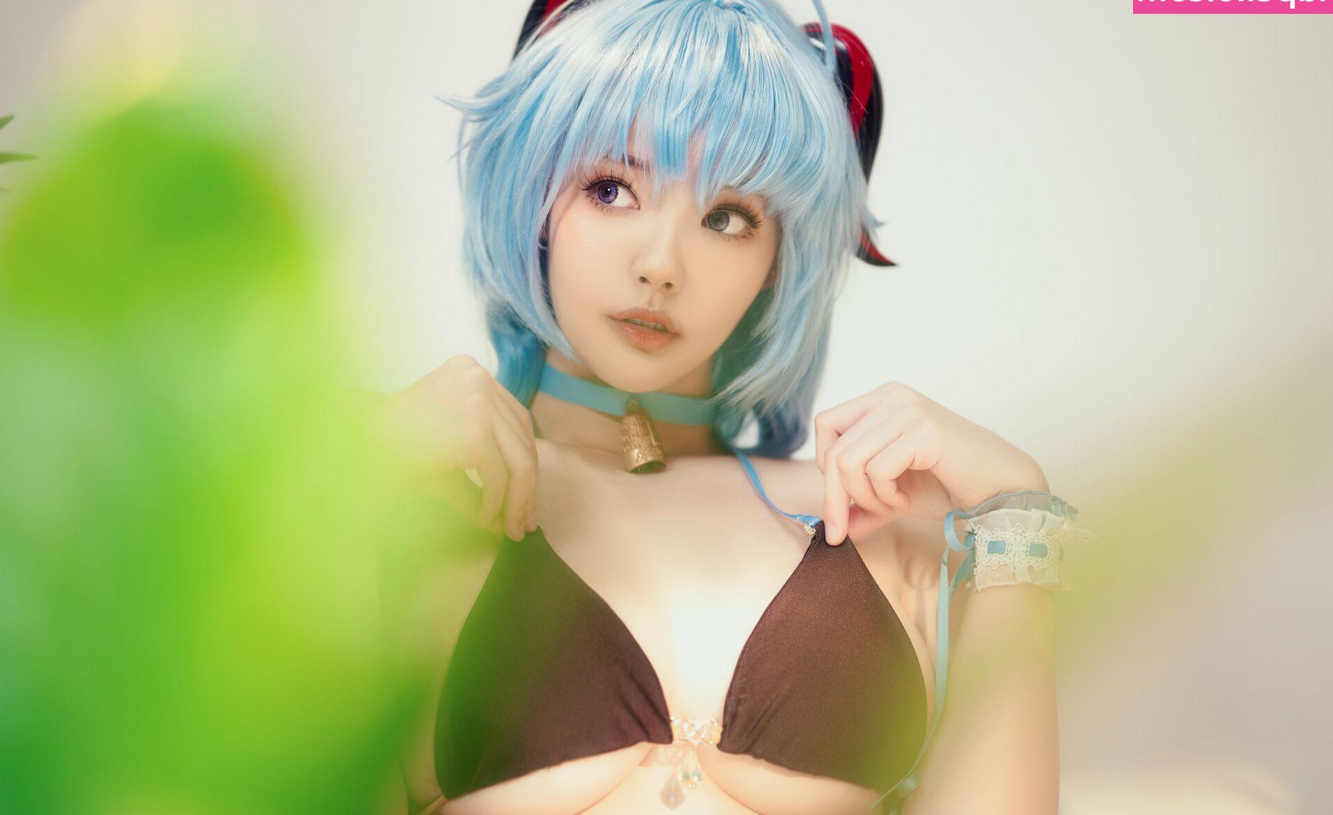 25P Ying Tze nude