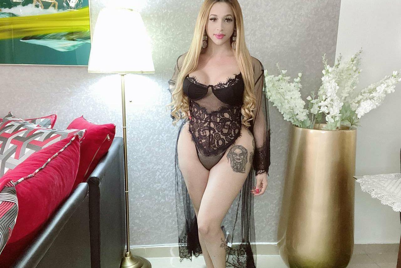 25P Scarlet93 nude