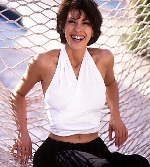 25P Teri Hatcher nude