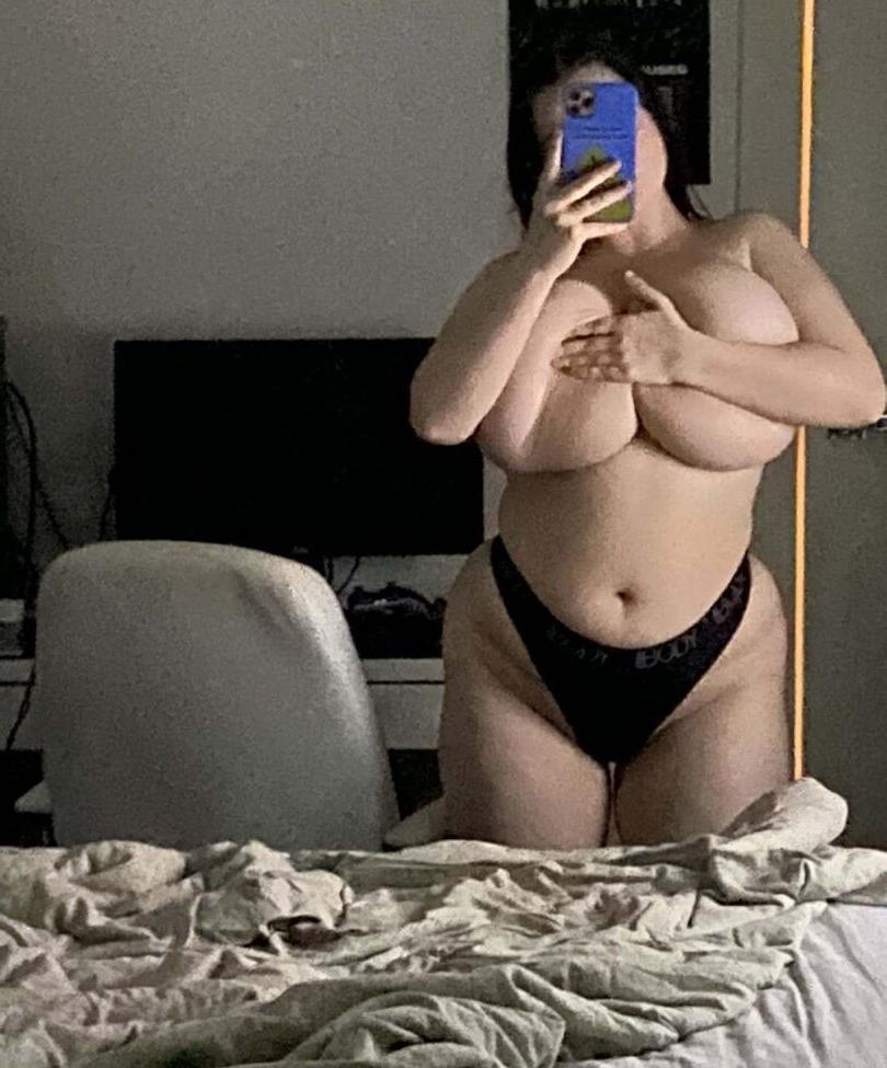 25P Curvy Goddesses nude