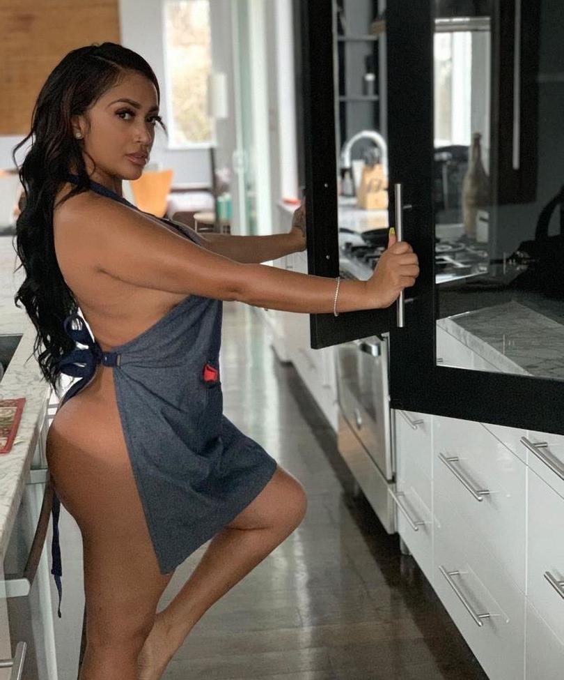 25P Pumma Santiago nude