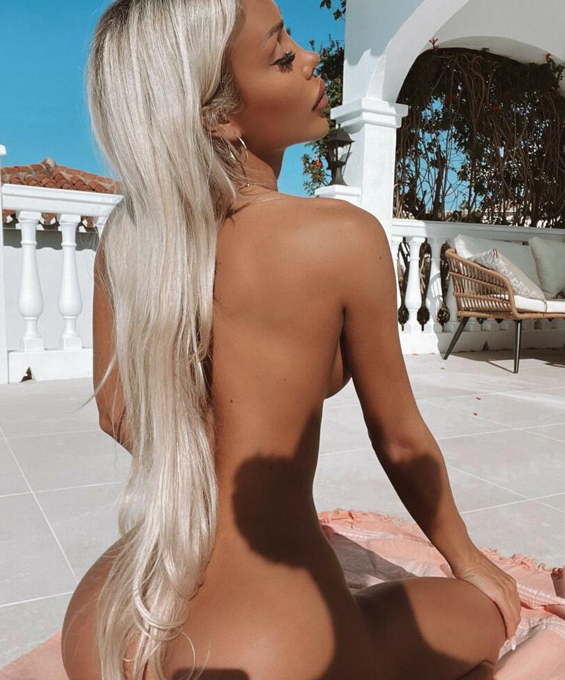 25P Carolinenitter nude