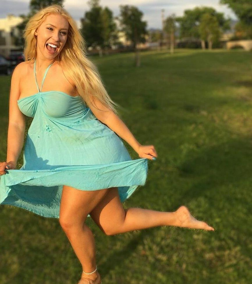 16P Nikkita Lyons nude