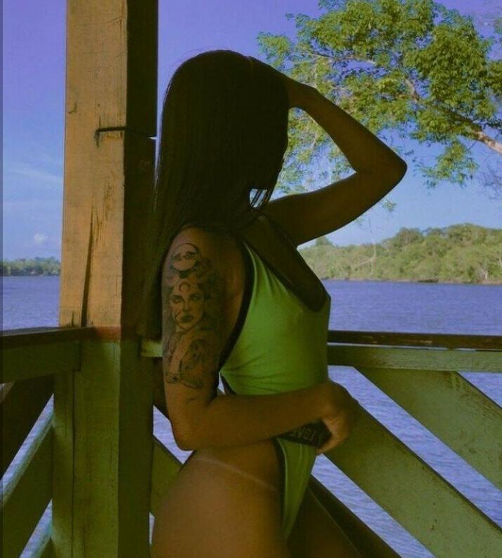 25P Samira Ferreira nude