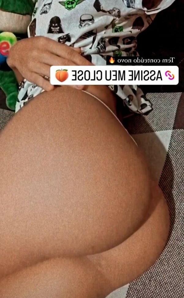 25P Samira Ferreira nude
