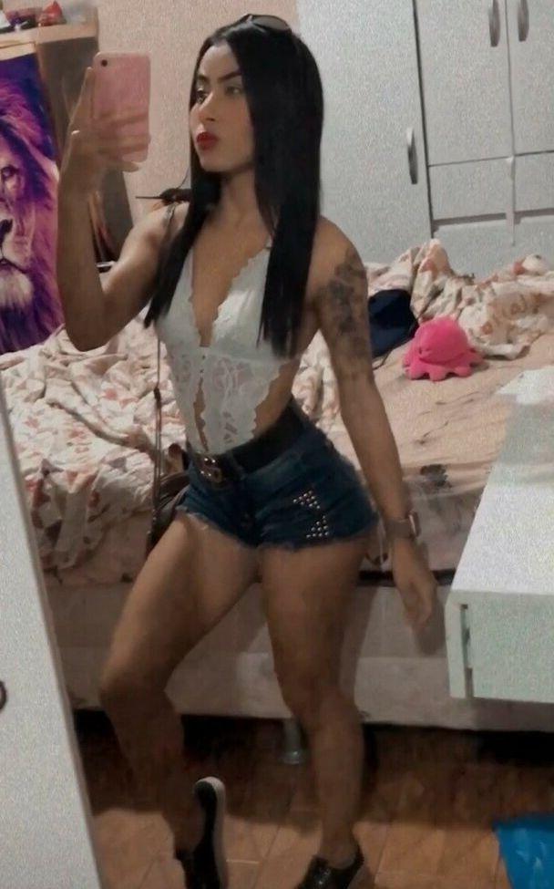 25P Samira Ferreira nude