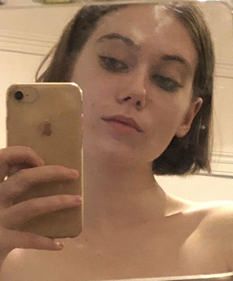 25P Clamgirl nude