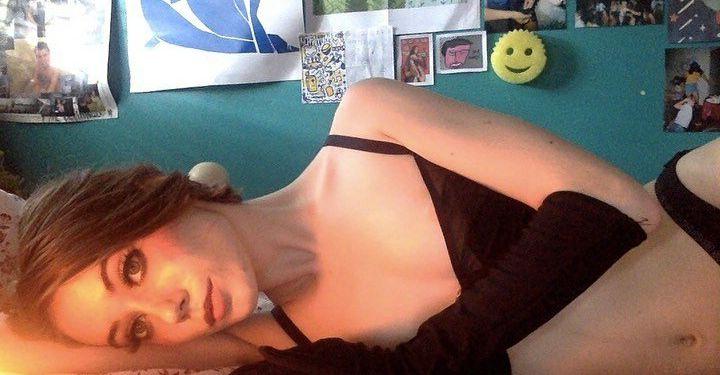 25P Clamgirl nude