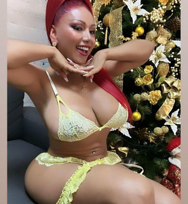 25P Deysi Araujo nude