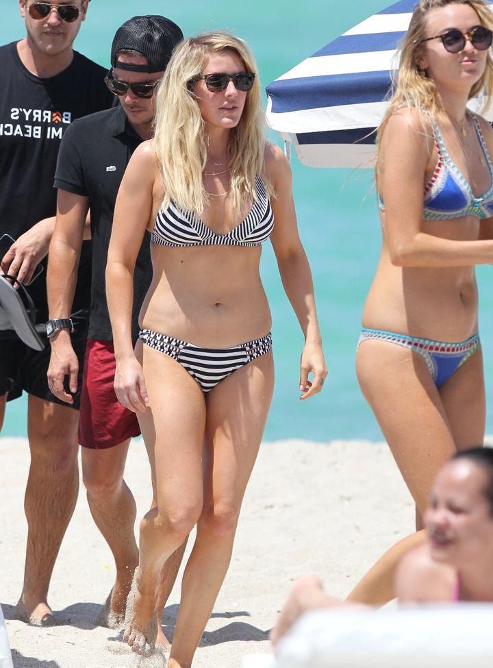 25P Ellie Goulding nude