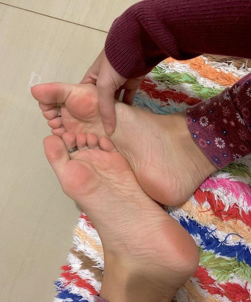 25P ThatAFeet nude