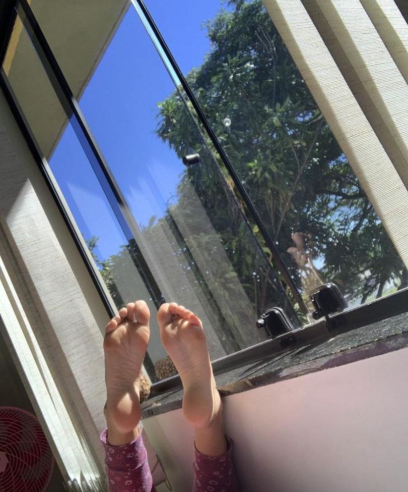 25P ThatAFeet nude