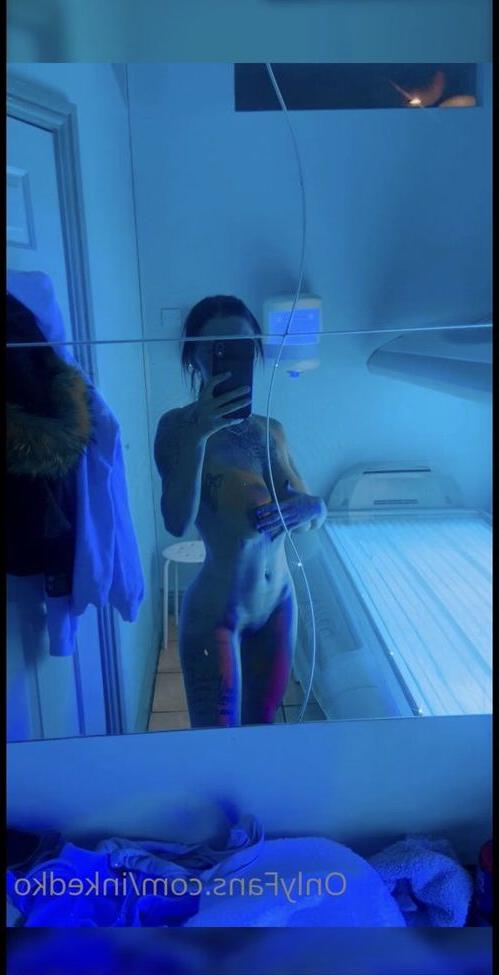 25P St Helens nude