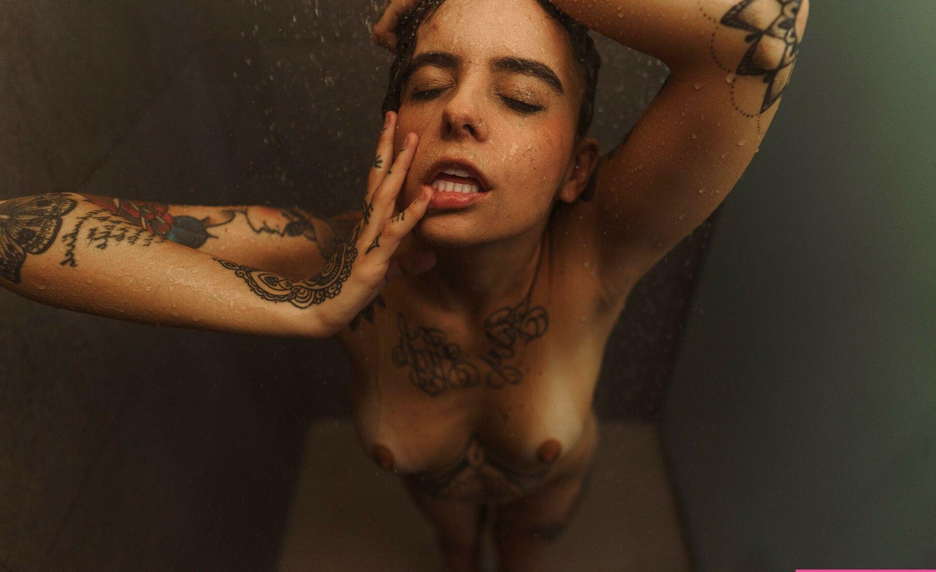 25P Lucas Miranda nude