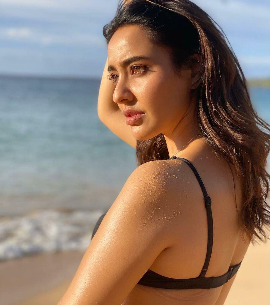 12P Neha Sharma nude
