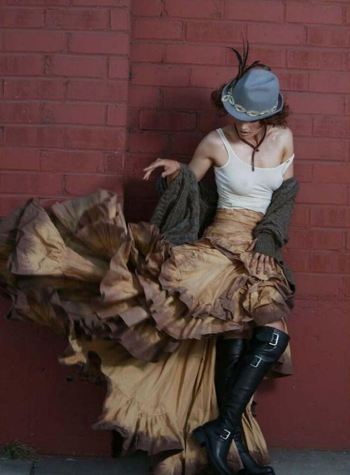 25P Stana Katic nude