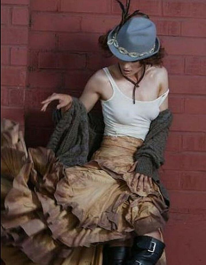 25P Stana Katic nude