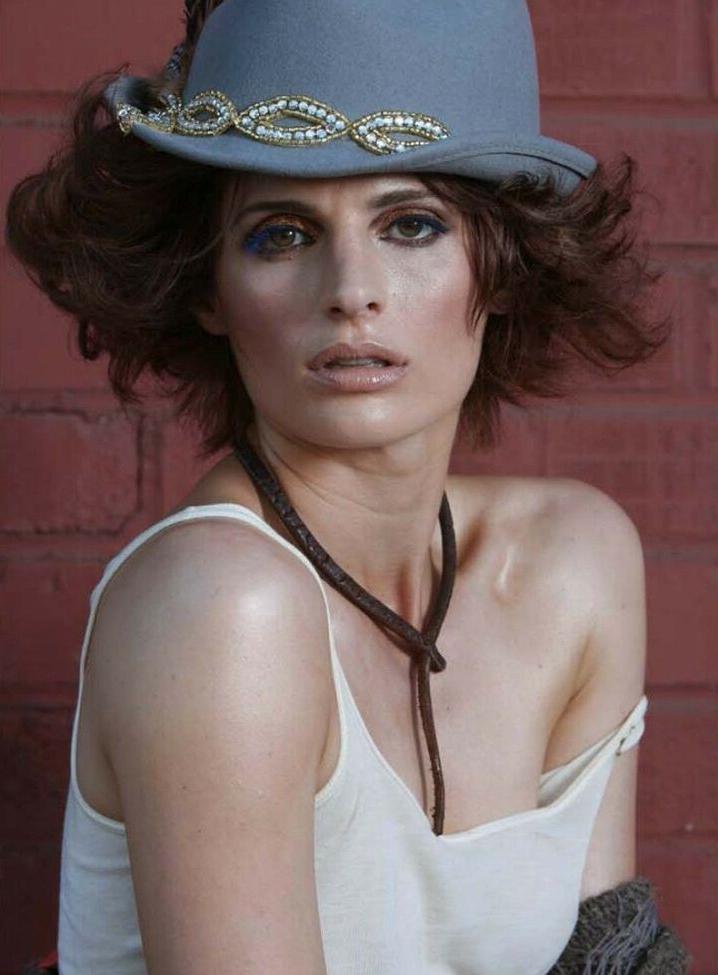 25P Stana Katic nude
