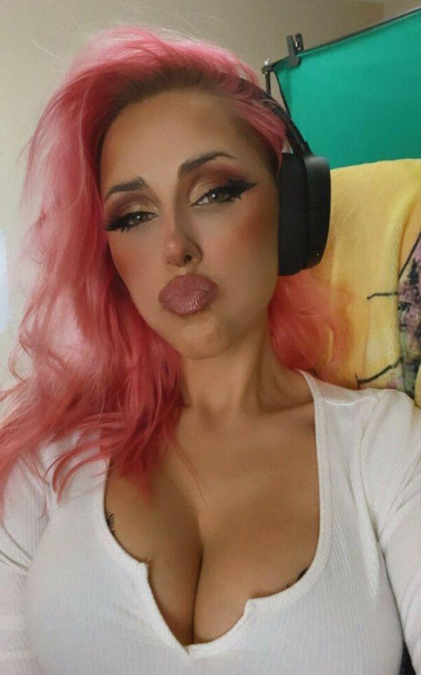 25P Catlikemeow nude