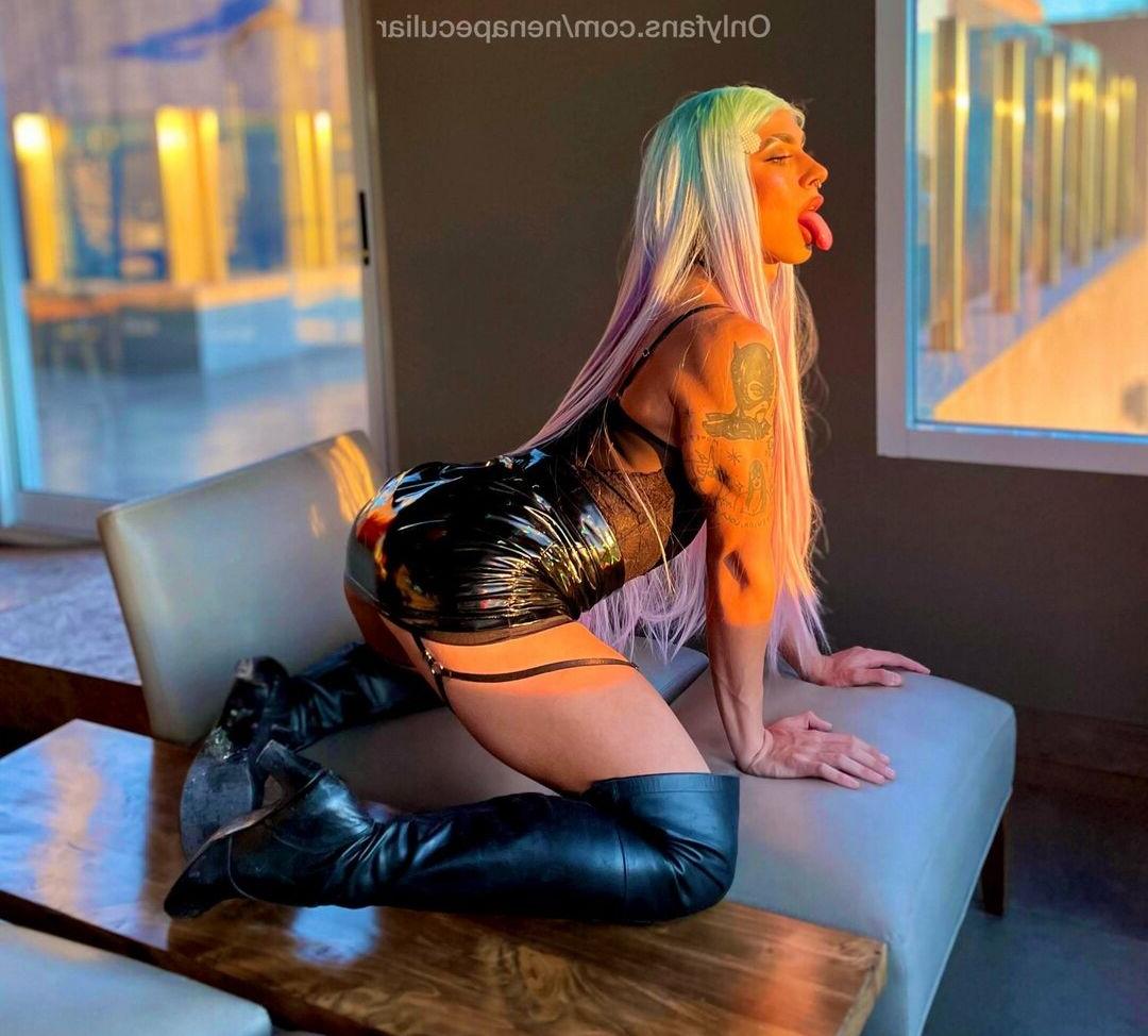 22P Nena Peculiar nude