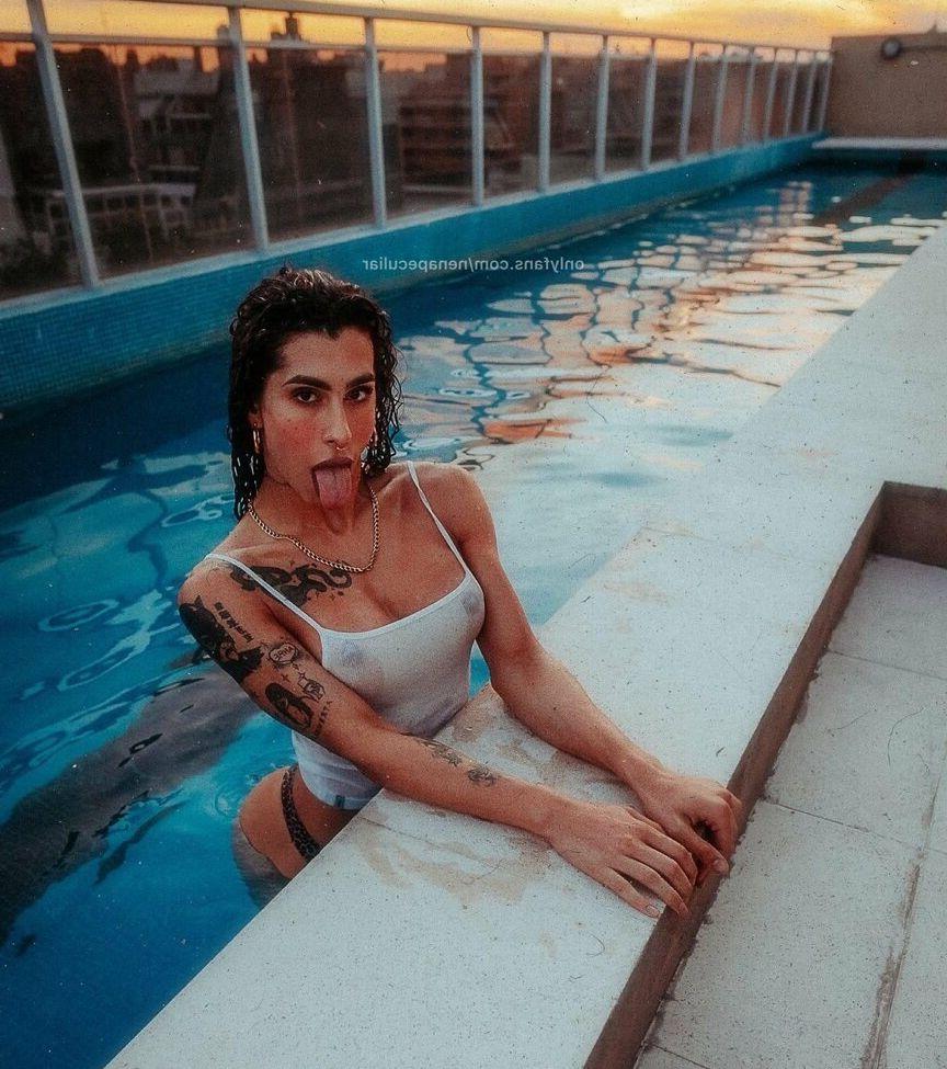22P Nena Peculiar nude