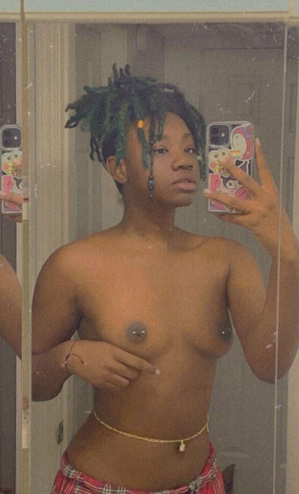 23P Gl1tchbunn nude