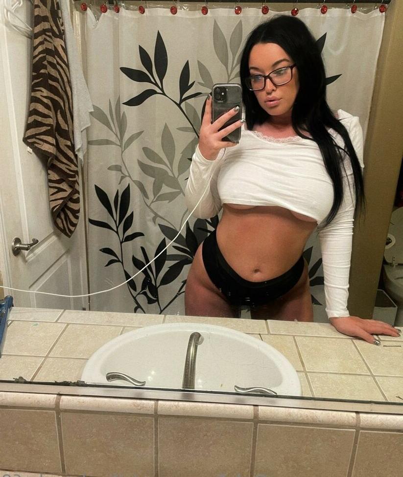 24P Allieebrooke69 nude