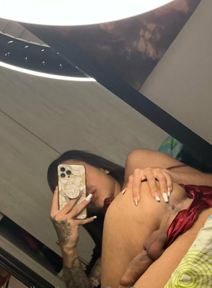20P Joselin Betancur nude
