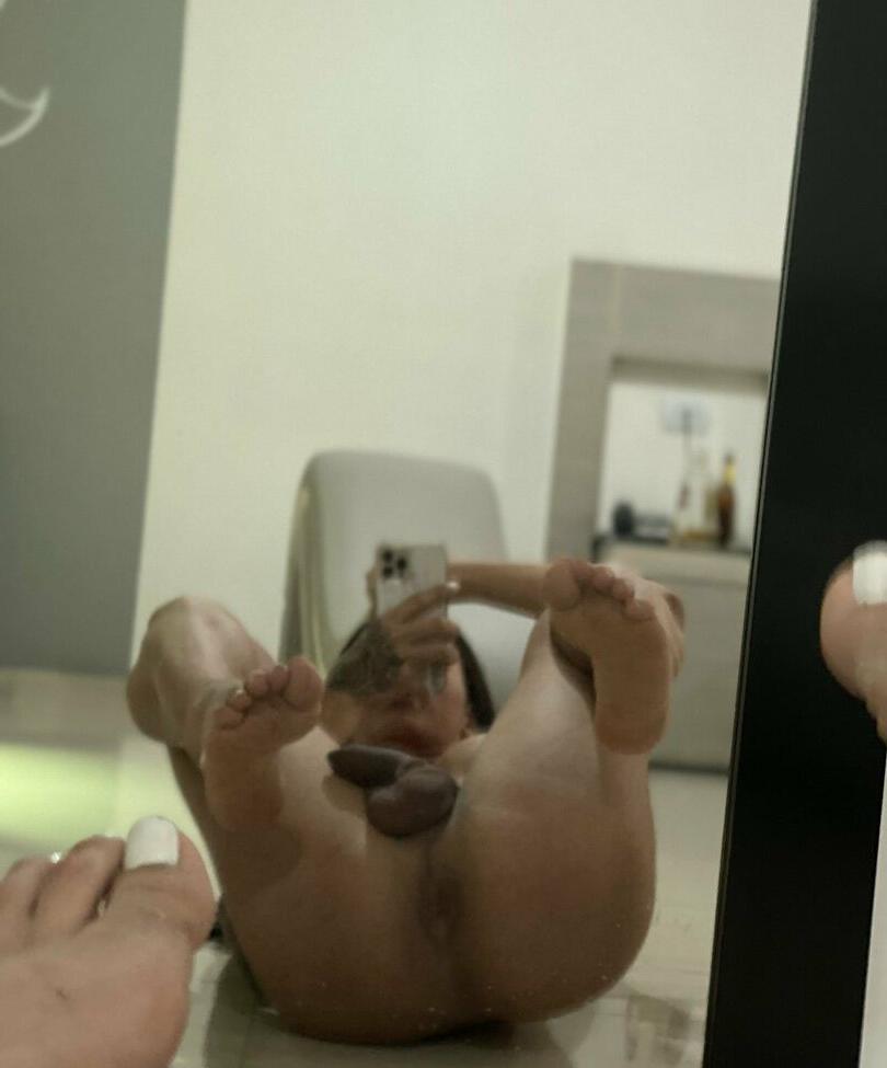 20P Joselin Betancur nude