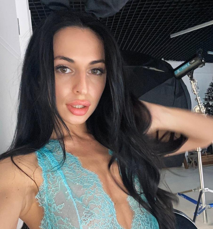 11P Kitana Young nude