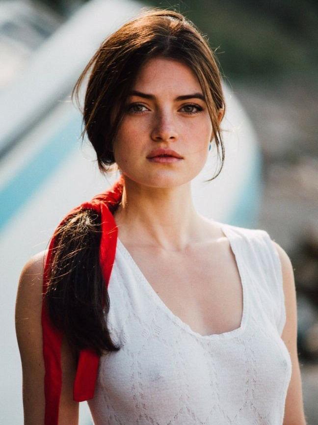 14P Eve Dumont nude