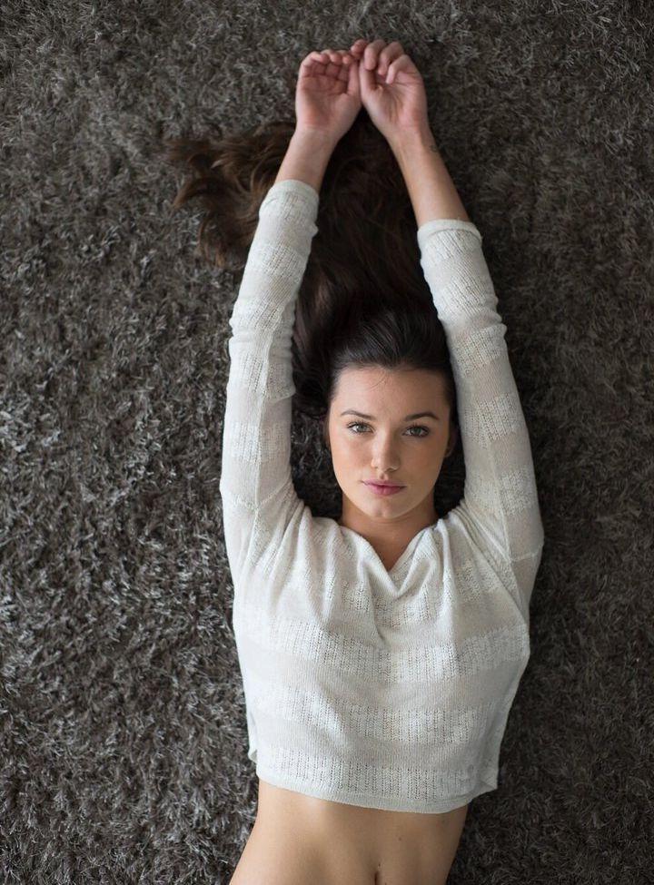 20P Hailey Outland nude