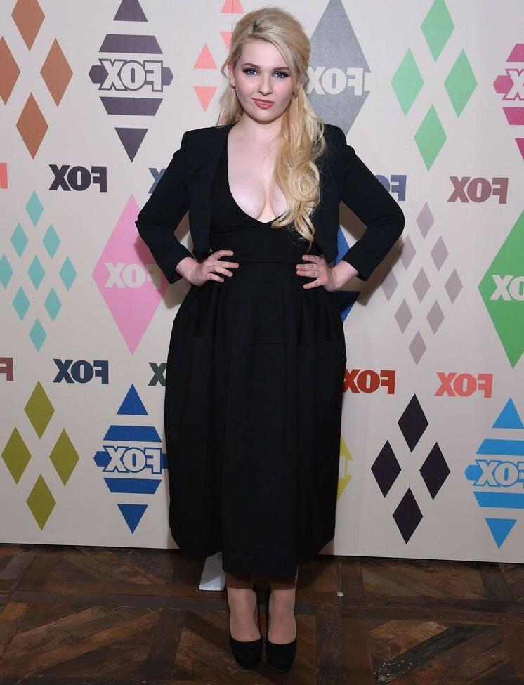 15P Abigail Breslin nude