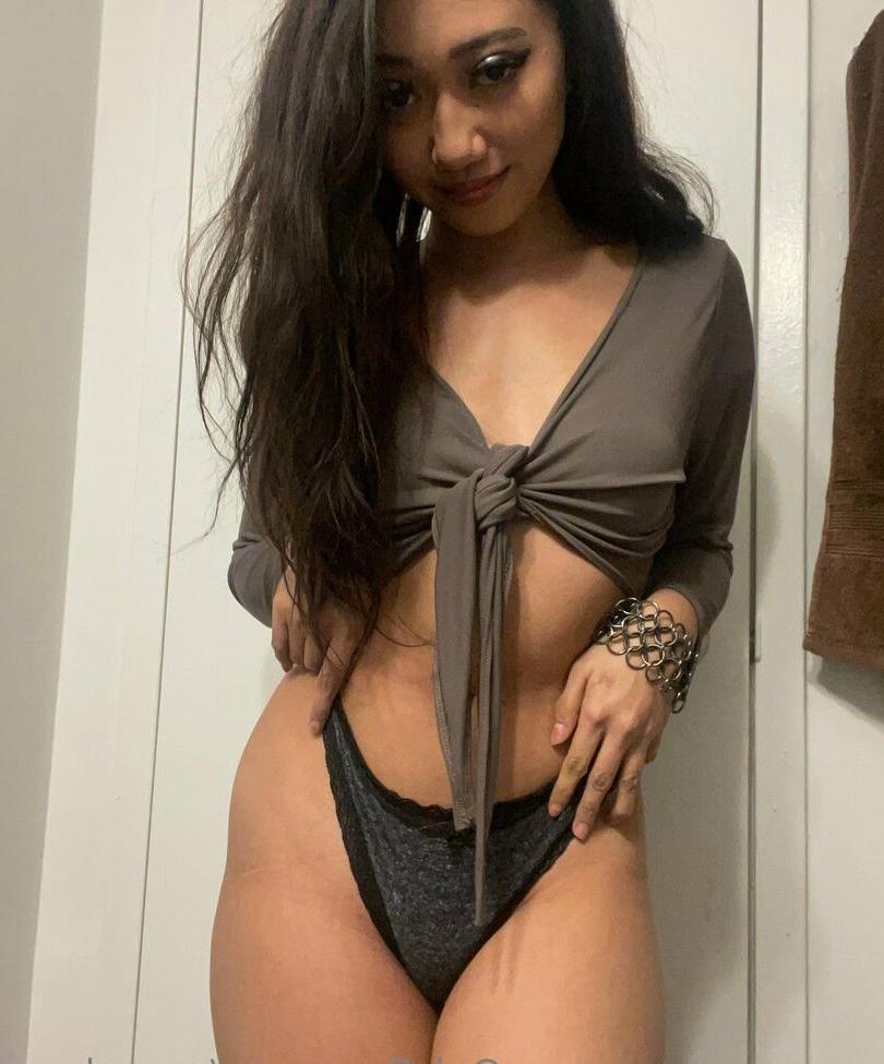 25P Monahazey nude