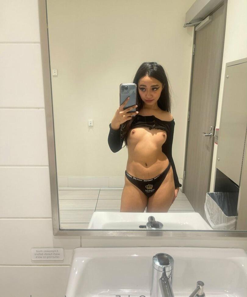 25P Monahazey nude