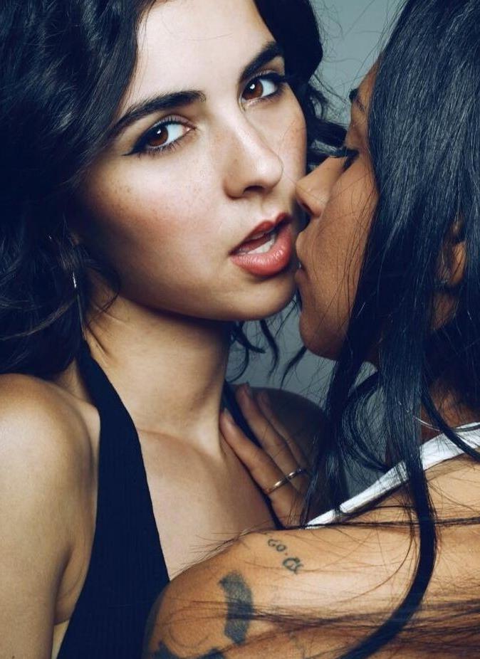 25P Sara Llamas nude