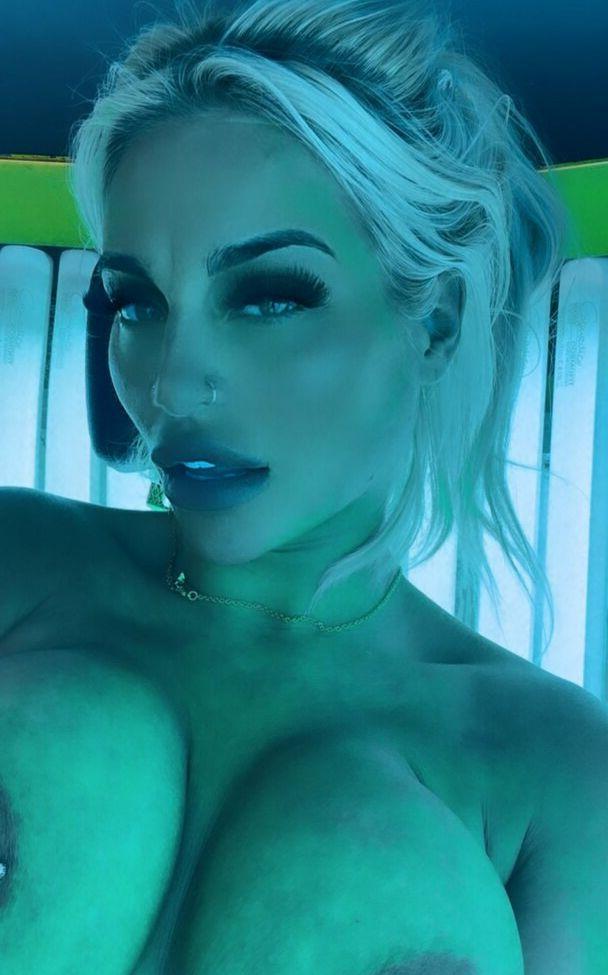 25P Cole0202971 nude