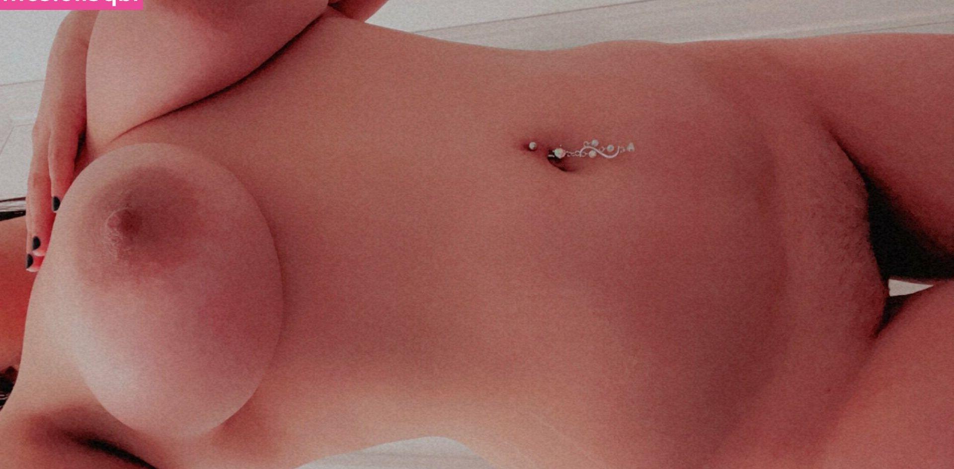 11P Awianna nude