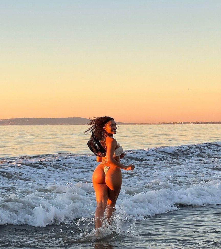 23P Caitlyn Mwenifumbo nude
