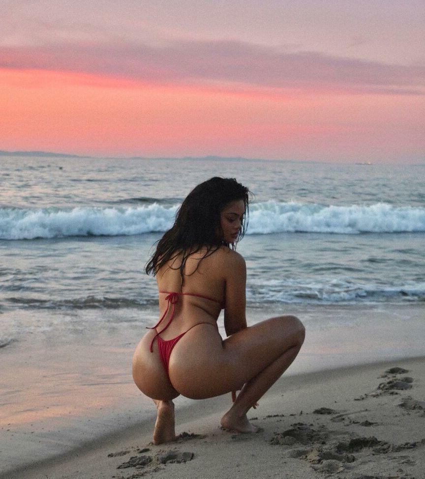23P Caitlyn Mwenifumbo nude