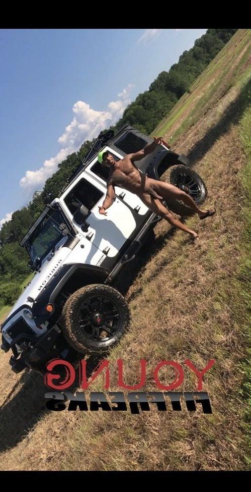 25P YoungFitFreaks nude